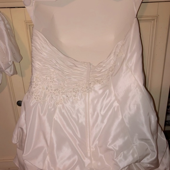 ✨HP✨💍 Stunning Wedding Dress Ball Gown in Ivory - Picture 13 of 13